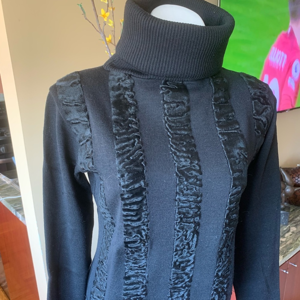 NWOT Rare,hard to find SAMSONITE 100% Wool Sweater Combined with natural fur.s L